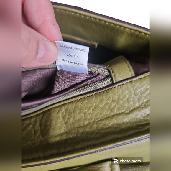 MCM 2 way sling/handbag olive green - Picture 8 of 17
